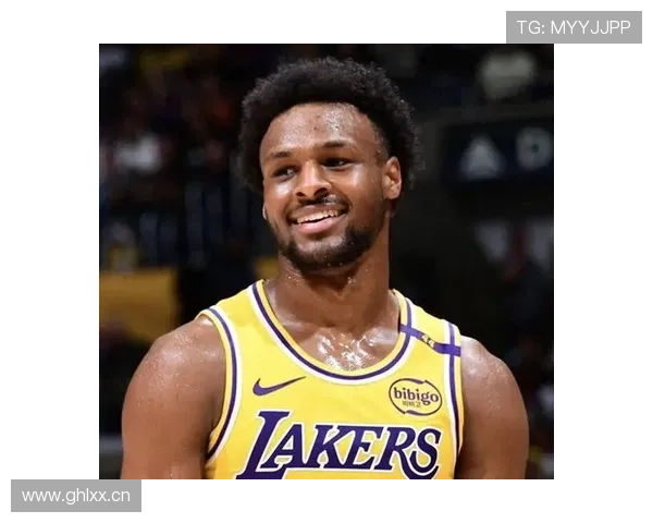 夸梅直言布朗尼一年无进步威少积极跑动更具价值