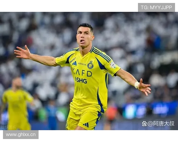 C罗梅开二度助力球队获胜并荣获上轮沙特联最佳进球奖杯